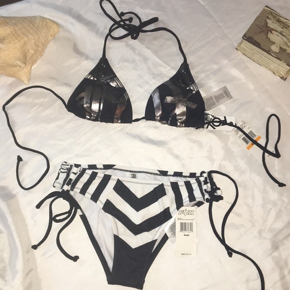 MWT FoxHeld Up Triangle Top Anthem Lace Up Tie BTM - Picture 1 of 6